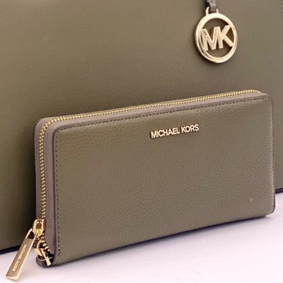 Michael Kors Large Jet Set Travel Continental Wristlet Phone Holder Wallet - Picture 11 of 11